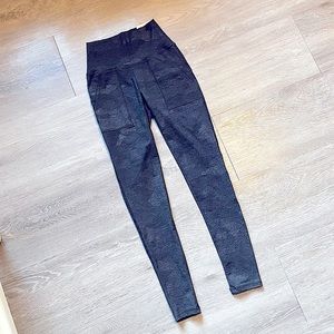 AERIE Leggings - Dark Camo Feel Comfy - Size XS NWOT